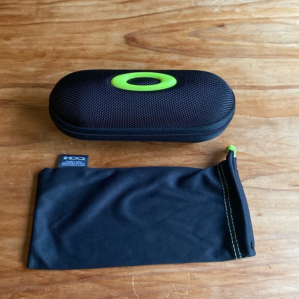 🆕 Oakley Kids Hardcase